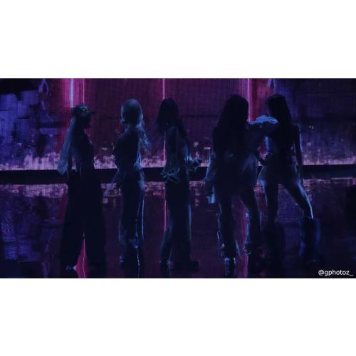 쇼케이스에서 팬츠리스 르세라핌 허윤진