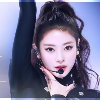 [안방1열 직캠4K] 미야오 안나 'BODY' (MEOVV ANNA FanCam) @SBS Inkigayo 241215