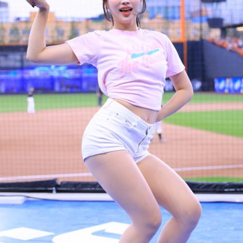 KT 만인의 허니 정원치어리더 단상공연직캠 250426